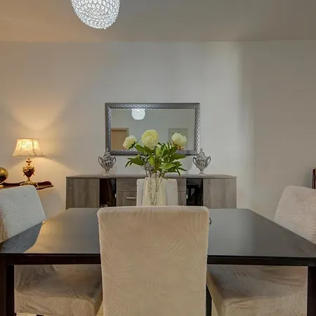 アパート Charming 2 Bedroom In Swieqi