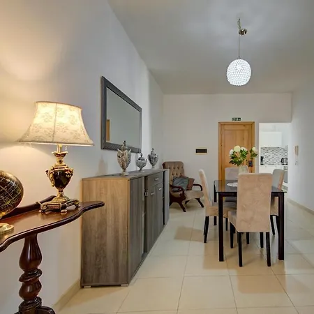 Charming 2 Bedroom In Swieqi アパート Is-Swieqi