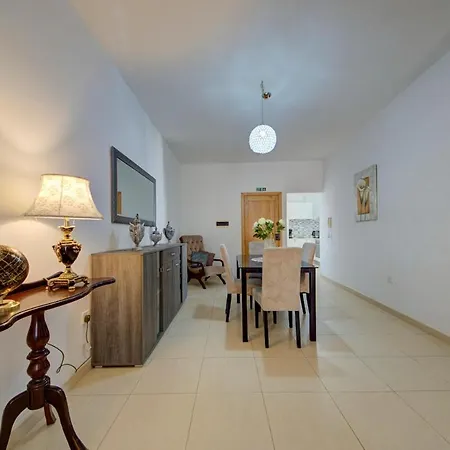 Charming 2 Bedroom In Swieqi