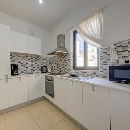 Charming 2 Bedroom In Swieqi *
