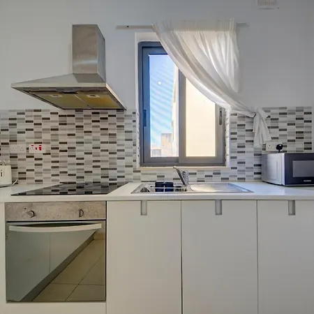 Charming 2 Bedroom In Swieqi Appartamento
