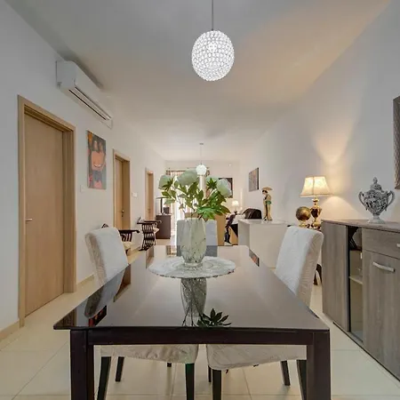 Apartament Charming 2 Bedroom In Swieqi Is-Swieqi
