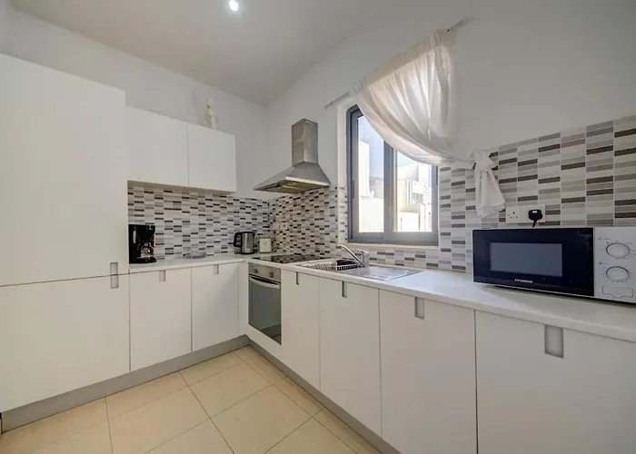 Charming 2 Bedroom In Swieqi *